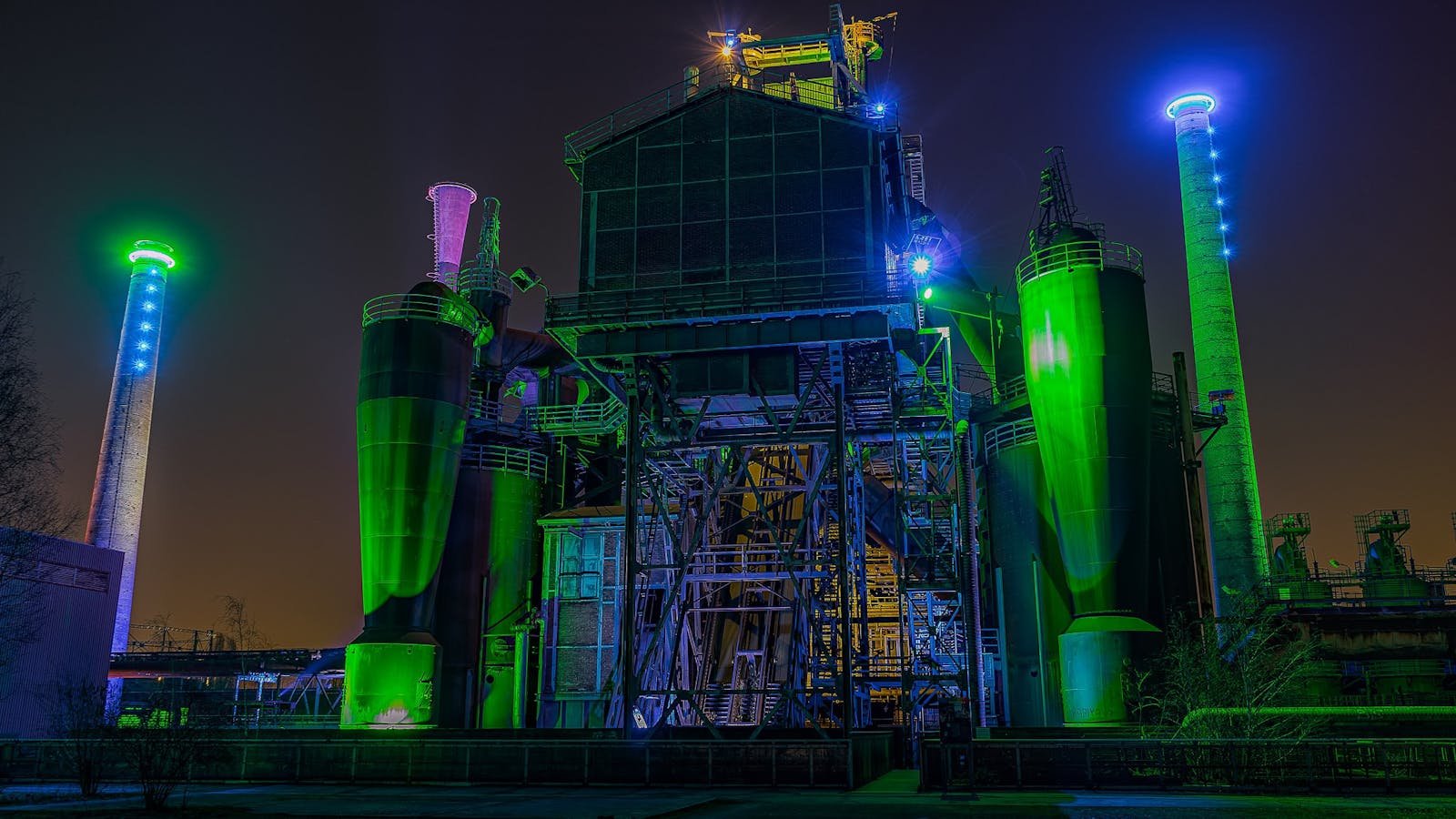 Concrete Structure With Multicolored Lightings